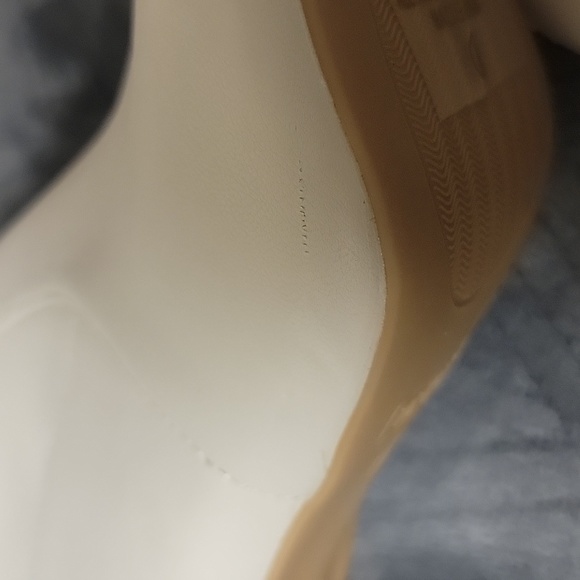 Boots - Picture 4 of 5